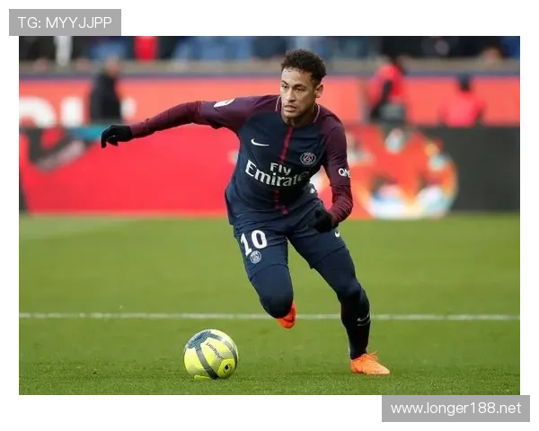 内马尔与历史顶级边锋对比：是否已跻身历史级行列