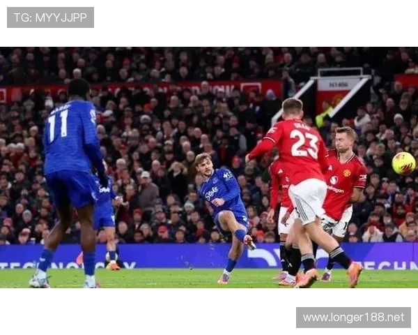 曼联战术执行持续崩盘,越踢越乱对争四形势形成制约 曼联战术执行持续崩盘,越踢越乱对争四形势形成制约