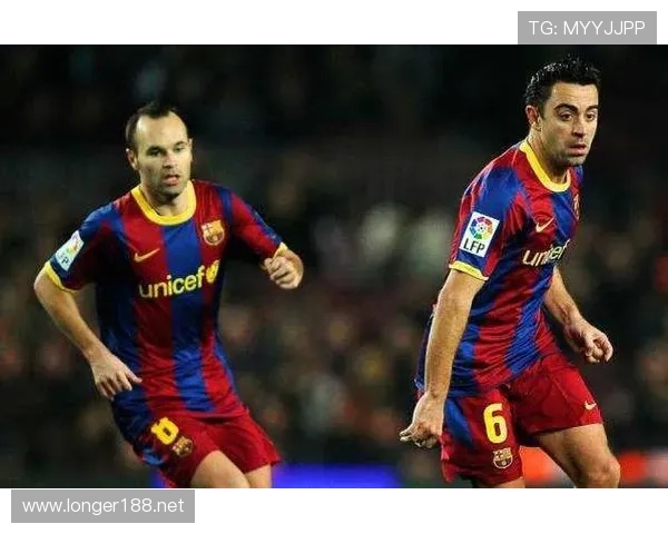 皮尔洛与哈维在控球组织上分化形成多点参与趋势 皮尔洛与哈维在控球组织上分化形成多点参与趋势