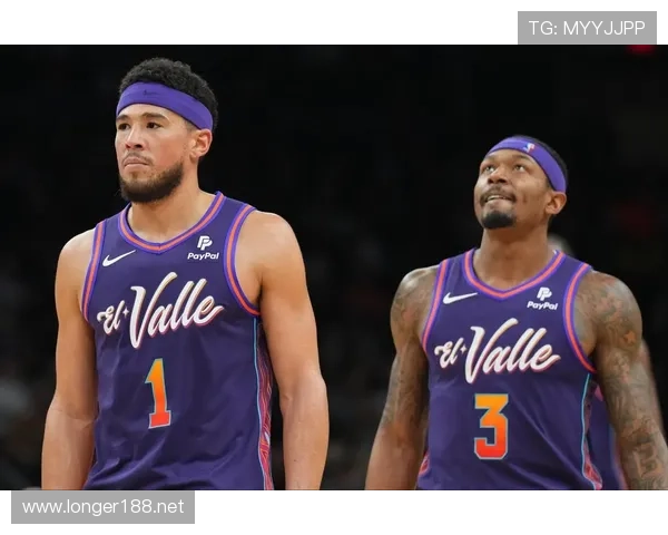 布克训练完顺手买了辆法拉利，这谁顶得住啊