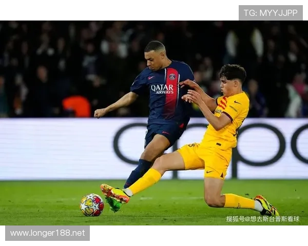 若昂·坎塞洛对位姆巴佩：面对顶级速度型边锋考验